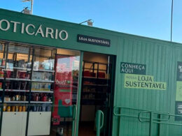 Descubra Como Lajes de Plástico e Arte Transformam a Sustentabilidade em Uma Experiência Única na Sua Loja
