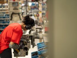 Descubra como a recuperação da confiança industrial pode impulsionar o seu negócio em 2024