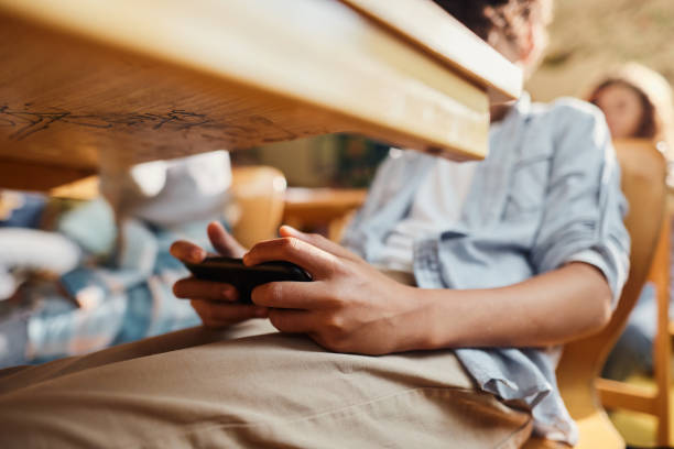 Uso secreto de celular na aula
