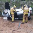 Carro cai de ponte em Bagé e deixa feridos; acidente ocorreu próximo a frigorífico da cidade