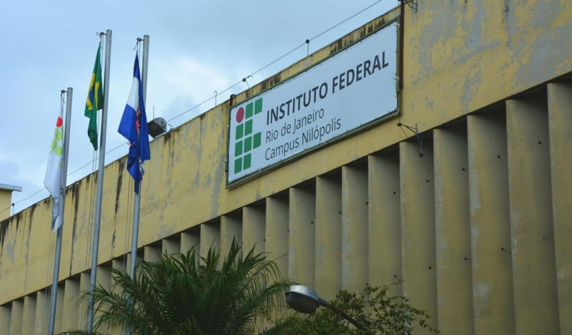 Nilópolis: moradores e alunos do IFRJ cobram mais segurança no bairro Frigorífico com abaixo-assinado.