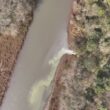 Frigorífico é flagrado despejando efluentes ilegais em Chapecó, diz PM Ambiental