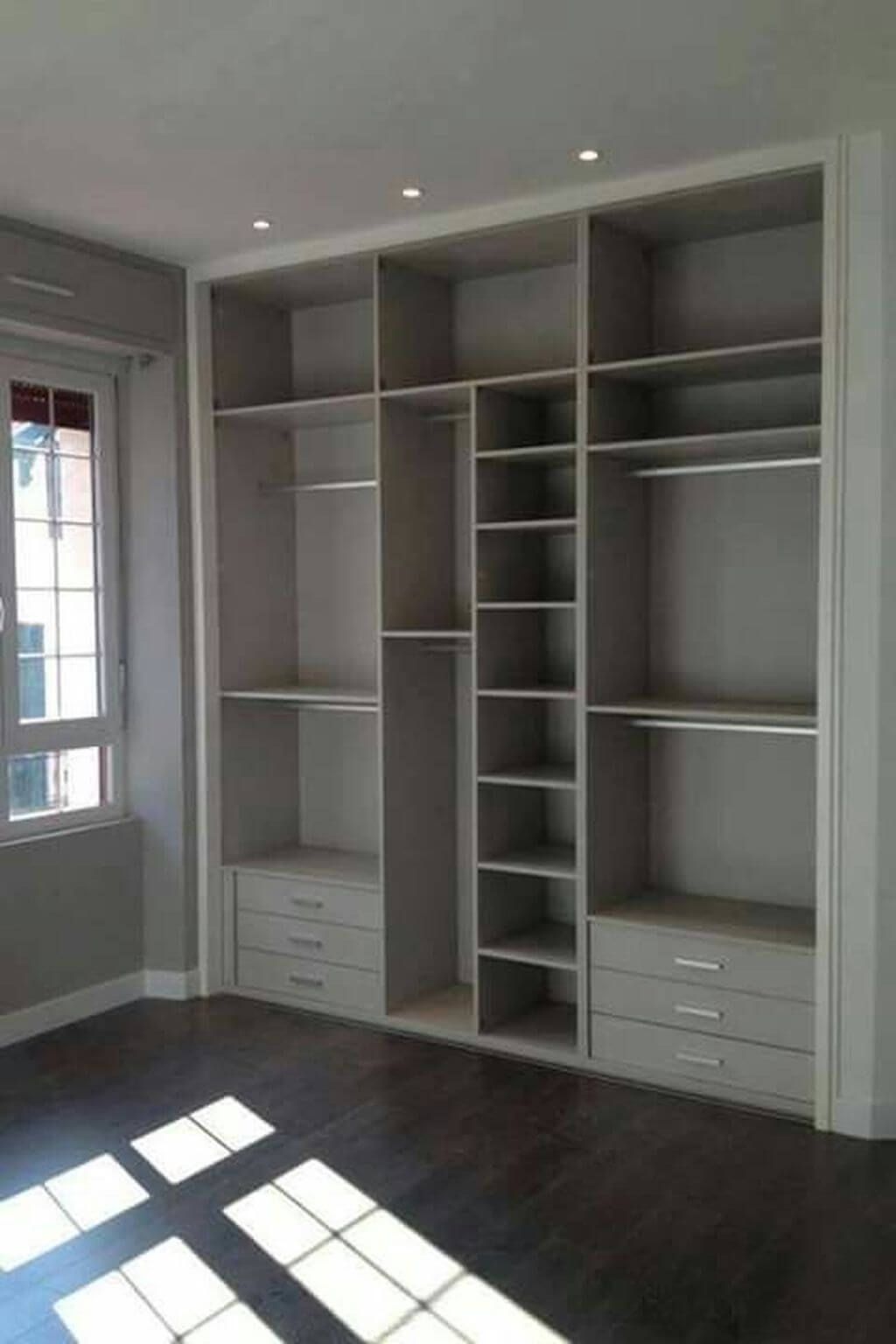 35 Ideias de Design de Closet Contemporâneo