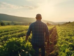 A Revolução Agrícola: Como Biológicos e WhatsApp Transformam a Vida dos Agricultores Segundo a McKinsey