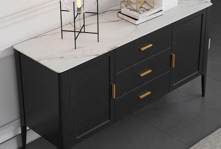 Aparador moderno preto Buffet Sintered Stone Top Gavetas e portas Armário de cozinha Puxador dourado