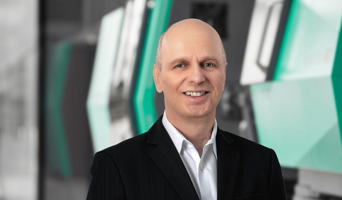 Arburg Revela Novo Diretor: O que Isso Significa para o Futuro da Indústria nos EUA? Arburg Revela Novo Diretor: O que Isso Significa para o Futuro da Indústria nos EUA?