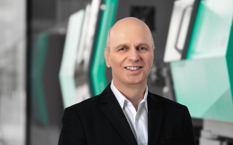 Arburg Revela Novo Diretor: O que Isso Significa para o Futuro da Indústria nos EUA?
