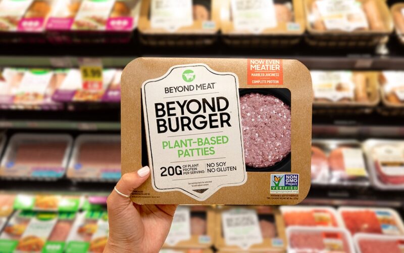 Beyond Meat: O Colapso das Expectativas e o Impacto das Novas Demissões no Mercado de Carnes Vegetais