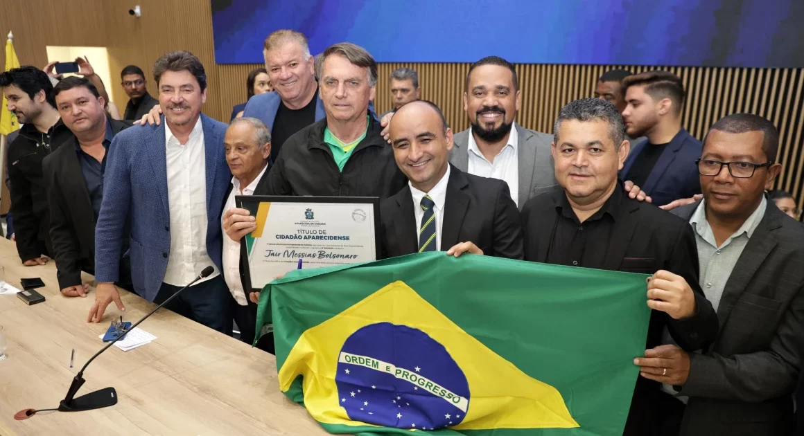 Bolsonaro se sente mal após visita a frigorífico em Goiânia