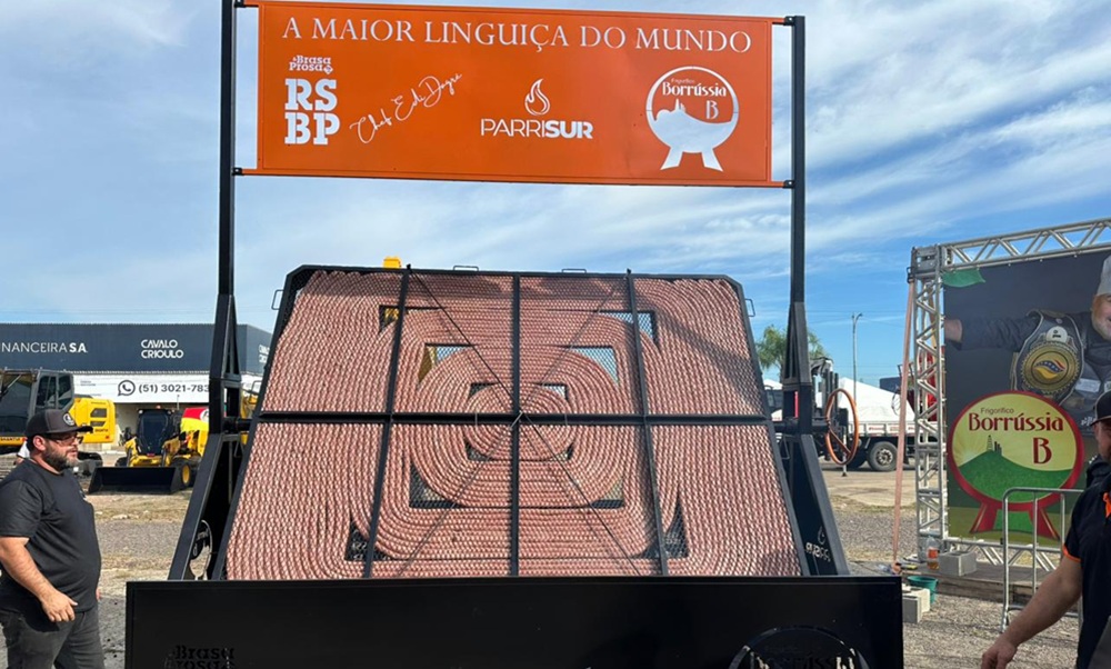 Borrússia estabelece recorde mundial com linguiça suína de 187 metros de comprimento