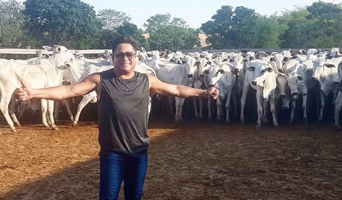 Cantor Leonardo processa frigorífico por uso de nome em ‘picanha do Bolsonaro’ e pede R$ 600 mil de indenização
