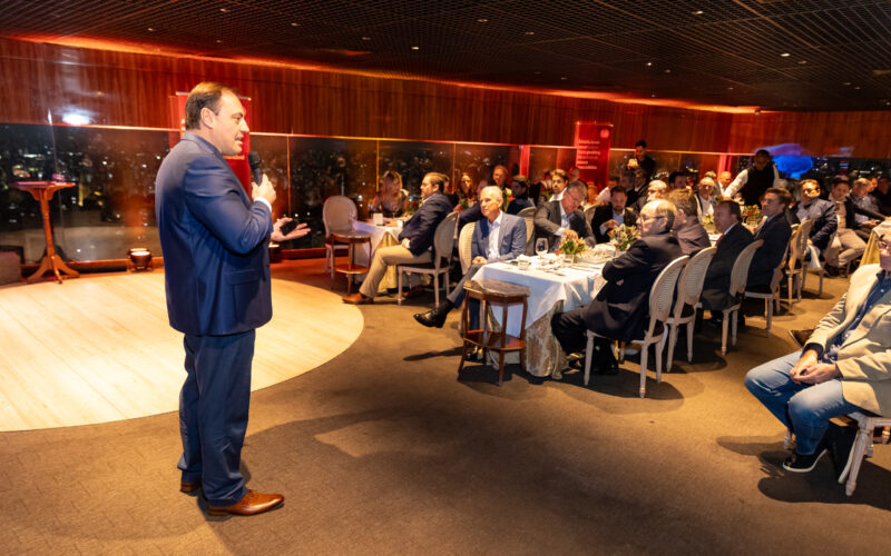 Cobb-Vantress: 30 Anos Transformando a Avicultura Brasileira em um Grande Evento de Celebração!