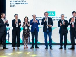 Descubra como a JBS conquistou o prêmio de ‘Empresa Exportadora do Ano’ e o que isso significa para o mercado