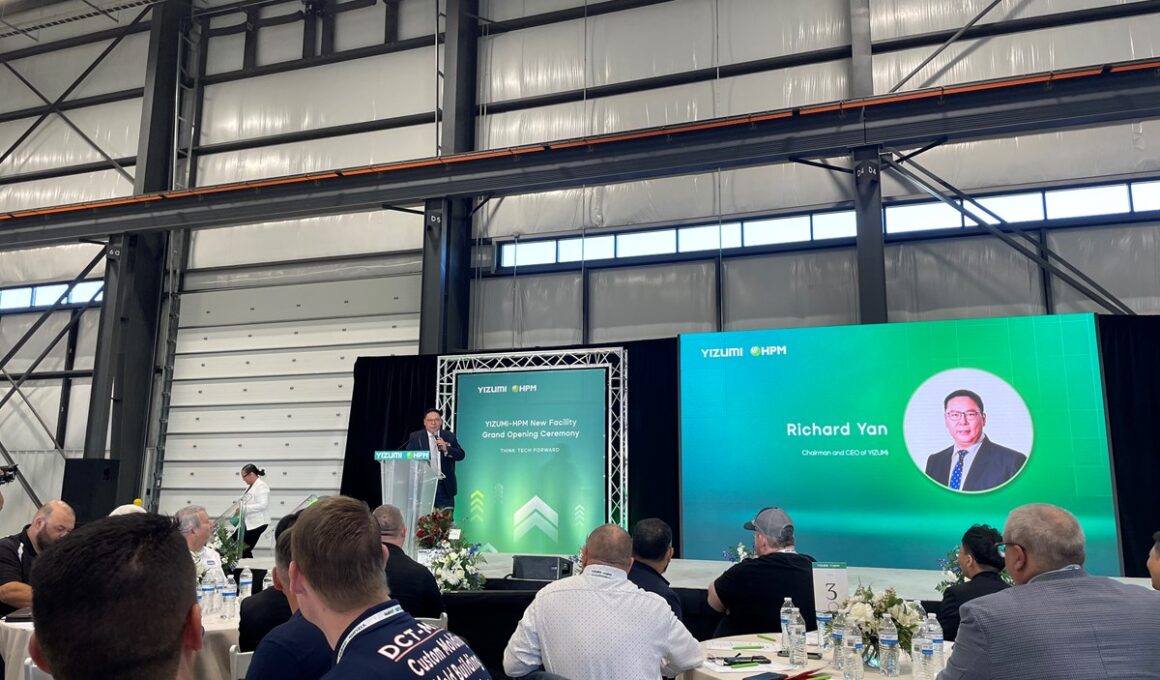 Descubra como a nova instalação da Yizumi em Ohio está transformando o futuro da indústria