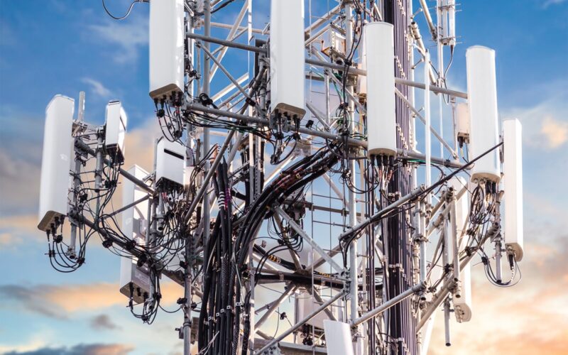 Desvendando os Segredos dos Materiais: Impacto na Performance das Antenas 5G que Você Nunca Imaginou!