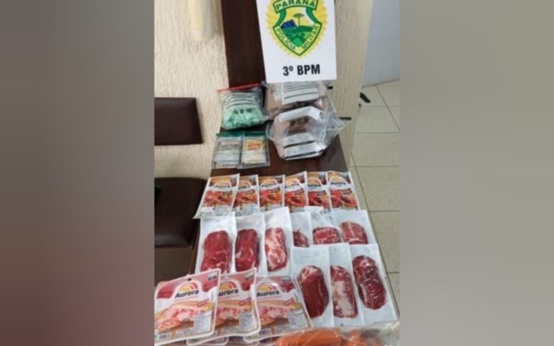 Dois homens são presos pela PM após furtarem embutidos de caminhão frigorífico em operação no interior