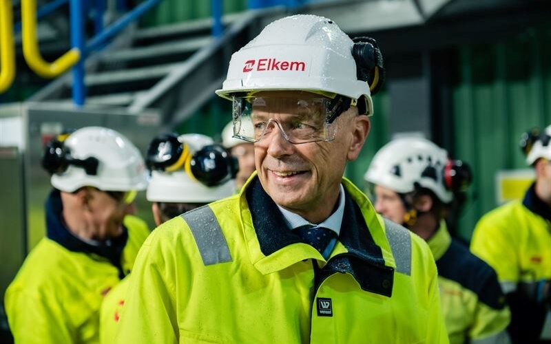 Elkem: Uma Jornada de Inovação e Sucesso que Transforma o Futuro! Celebre Conosco!