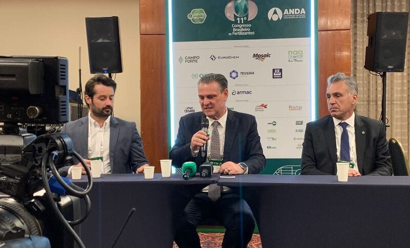 Fávaro promete crédito a produtores e classifica queimadas no interior paulista como “crime”