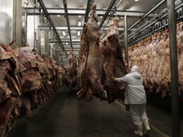 Frigoríficos cancelam exportação para os EUA e suspendem produção no MS