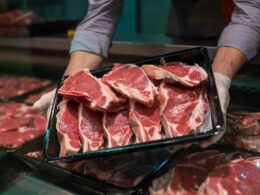 Frigoríficos devem atentar para regulamentações e certificações na venda de carne orgânica, destacam especialistas