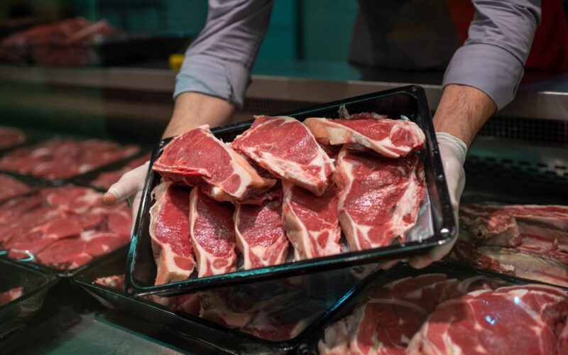 Frigoríficos devem atentar para regulamentações e certificações na venda de carne orgânica, destacam especialistas