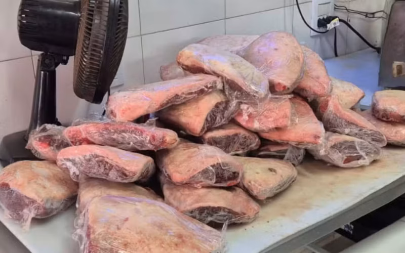 Furto de 2 toneladas de carne expõe venda ilegal de picanha mais barata
