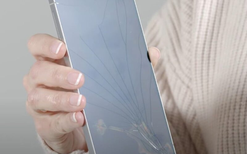 Galaxy S25 Ultra em Perigo: Teste de Queda Revela Surpreendentes Rachaduras na Tela!