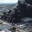 Grupo dono de fábrica de plásticos se pronuncia sobre incêndio que atingiu distribuidora em Maceió