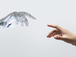 Humano ou Máquina? Os Segredos da Sinergia que Está Transformando a Indústria com Inteligência Artificial!