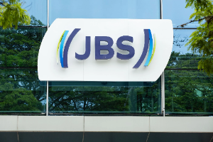 JBS Surpreende com Lucro de R$ 2,9 Bi: O Que Está por Trás do Sucesso com Aves e Suínos?