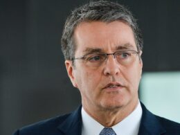 Mente Brilhante em Dúvida: Roberto Azevêdo e os Segredos da Nova (Des)Ordem Mundial