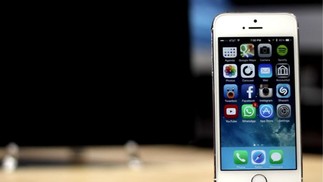 Interface iOS 8 no iPhone 6 Plus.  Nesta versão de 2014, os usuários tiveram seu primeiro contato com o iCloud, sistema de armazenamento em nuvem.  — Foto: Foto: Reprodução/MacRumors
