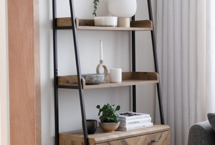 Next Dark Bronx Chevron Oak Effect Storage Ladder Prateleira – Natural