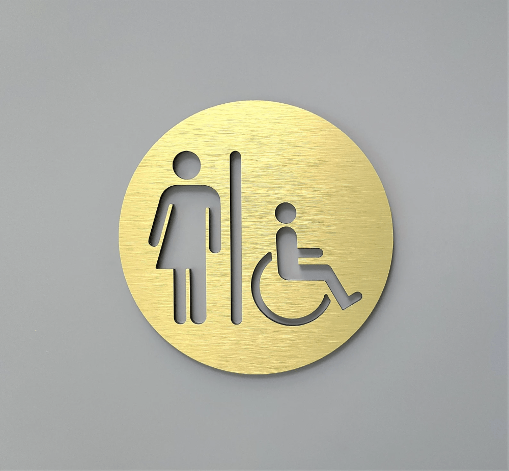 Placa de banheiro de metal neutro em termos de gênero. Placa de porta de banheiro dourada. Sanitário unissex. Masculino Feminino. WC.