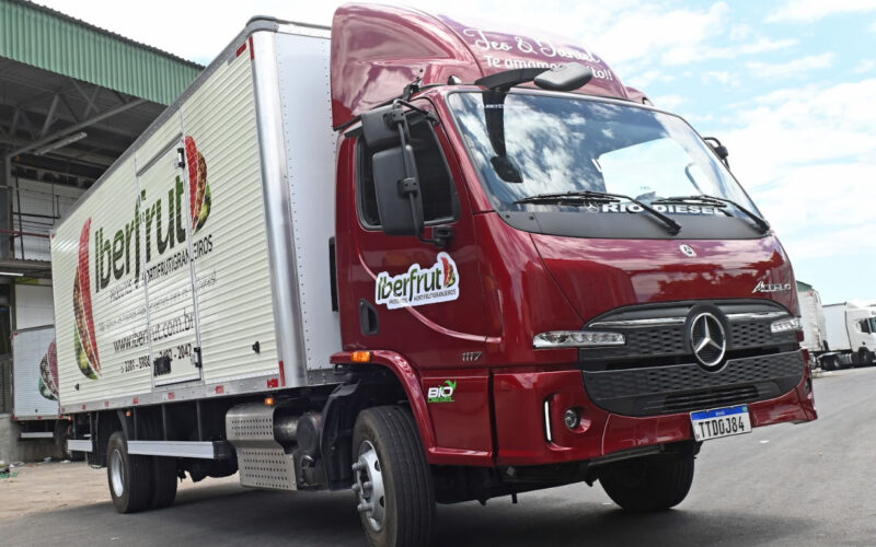 Revitalizando o Transporte: O Poder do Novo Accelo 1117 no Transporte de Hortifrutigranjeiros!