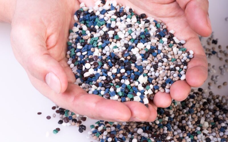 Revolução Automotiva: Como o Nylon 66 com Grafeno Pode Transformar seu Próximo Veículo!