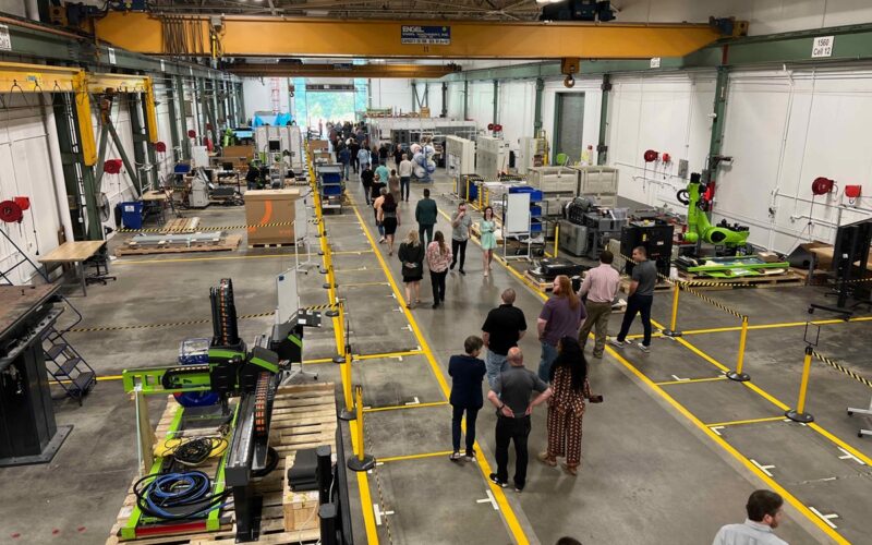 Revolução na Automação: Como a Engel Está Transformando a Produção na América do Norte!