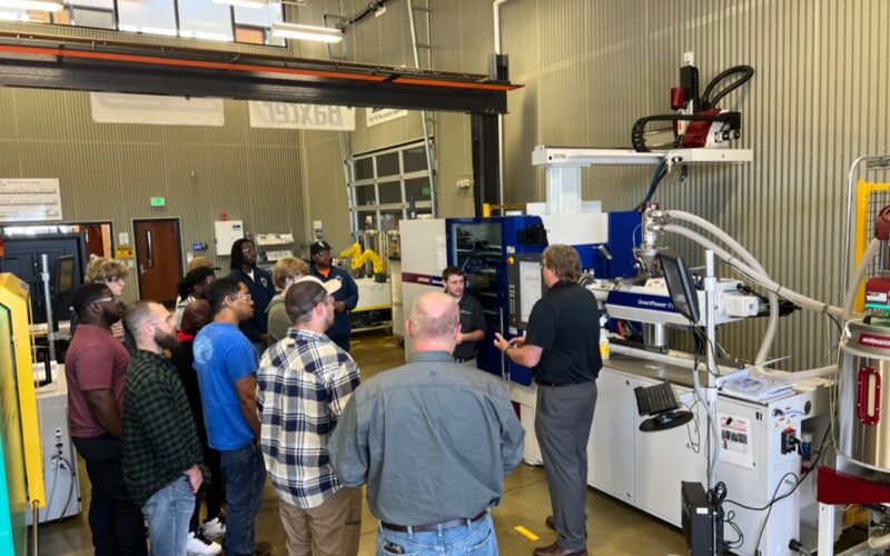 Revolução na Educação Técnica: Wittmann Transformando a Indústria com Nova Workcell em Alabama!