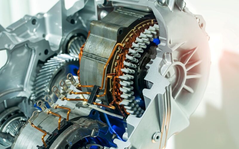 Revolução na Elétrica: A Nova Insulação PEEK que Transforma Motores E-Magnéticos!