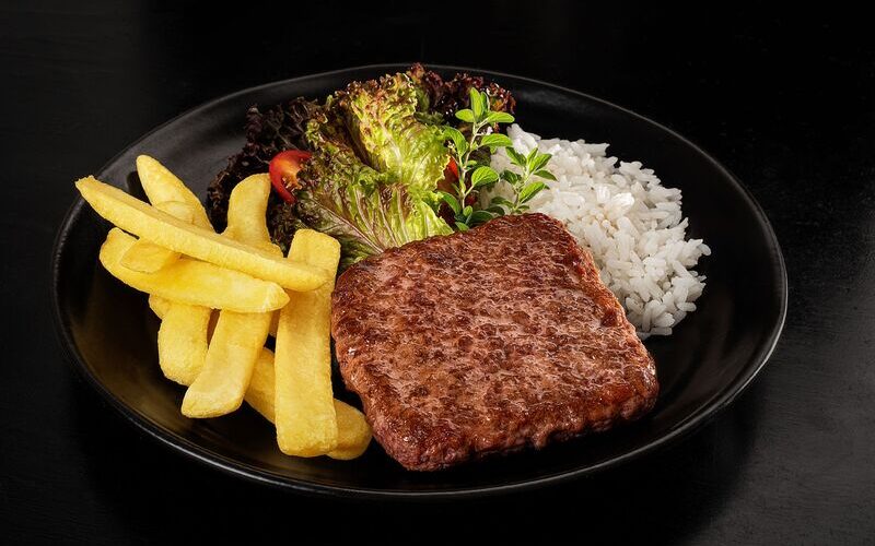 Revolução no Prato: O Hambúrguer Quadrado Que Vai Transformar Sua Experiência Gastronômica!