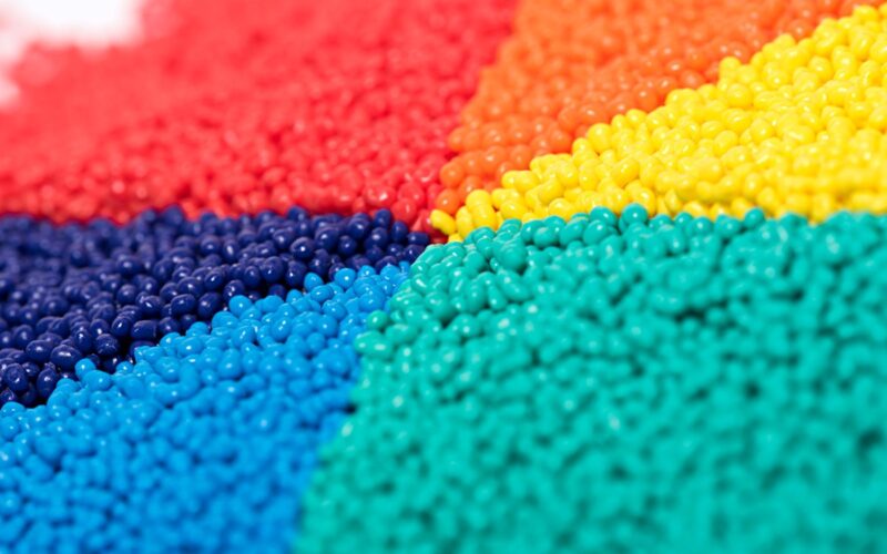 Revolução Verde: Como a Teknor Apex Transforma Materiais Biobaseados em Cores Vibrantes e Sustentáveis!