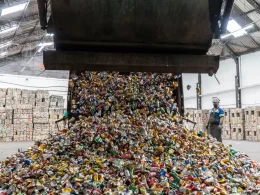 Revolução Verde: Como um Laboratório em Manaus Está Transformando Plástico em Futuro Sustentável!