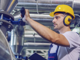 Setor Industrial em Crise: O Que o Pessimismo da CNI Revela Sobre o Futuro da Economia em Fevereiro?