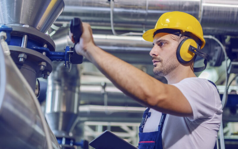 Setor Industrial em Crise: O Que o Pessimismo da CNI Revela Sobre o Futuro da Economia em Fevereiro?