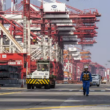 Tarifas Estratosféricas: Como a Guerra Comercial EUA-China Pode Impactar Sua Vida e a Economia Global!
