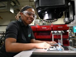 Transformação Digital: Como uma Molder de Alta Tecnologia Revoluciona o Controle de Qualidade e Impulsiona Resultados