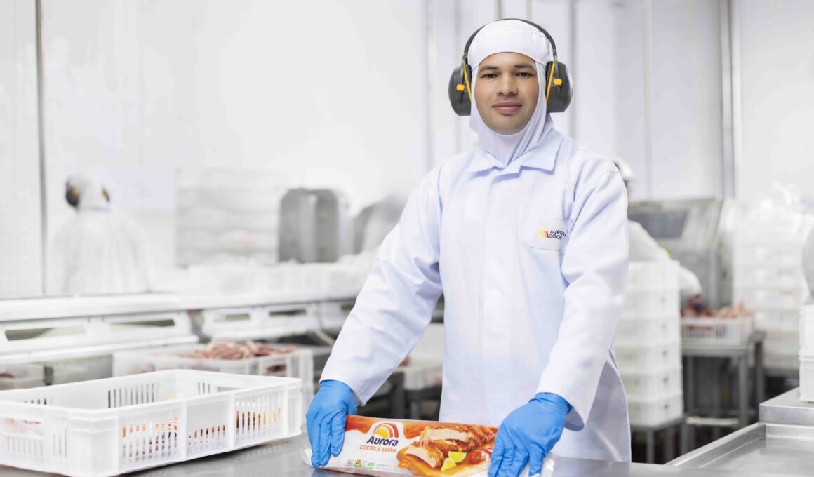 Transformando a Cadeia Alimentar: Como a Aurora Coop Revoluciona o Bem-Estar Animal da Fazenda à Mesa