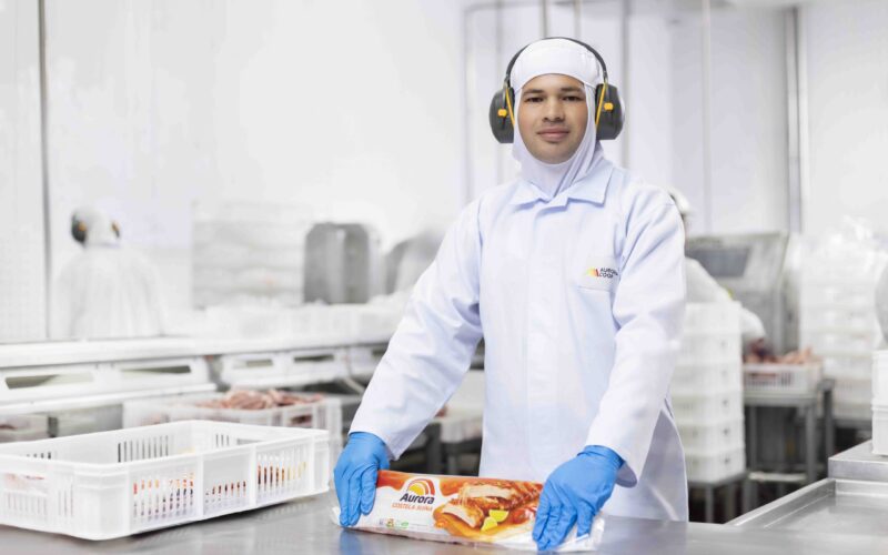 Transformando a Cadeia Alimentar: Como a Aurora Coop Revoluciona o Bem-Estar Animal da Fazenda à Mesa