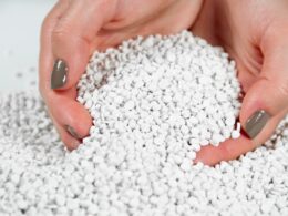 Você sabia que os plásticos são fundamentais quando o assunto é o acesso á tecnologia e à informação?