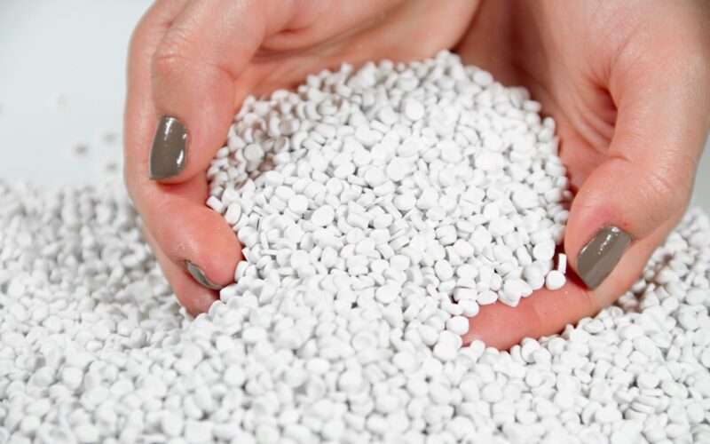 Você sabia que os plásticos são fundamentais quando o assunto é o acesso á tecnologia e à informação?